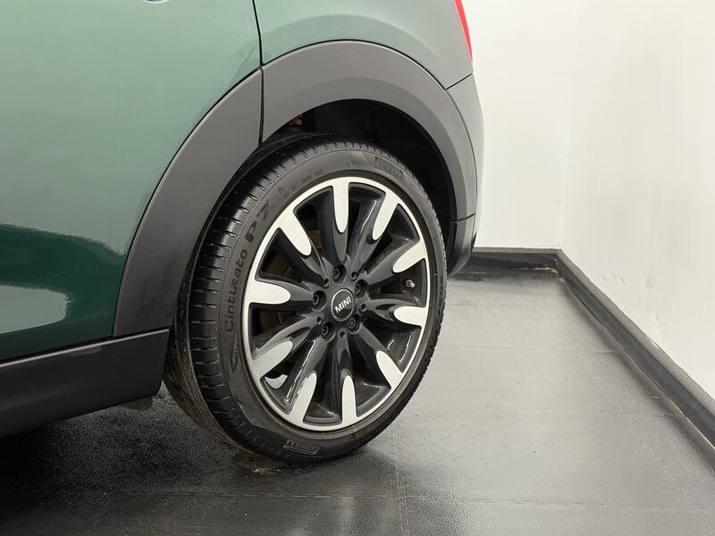 MINI HATCH