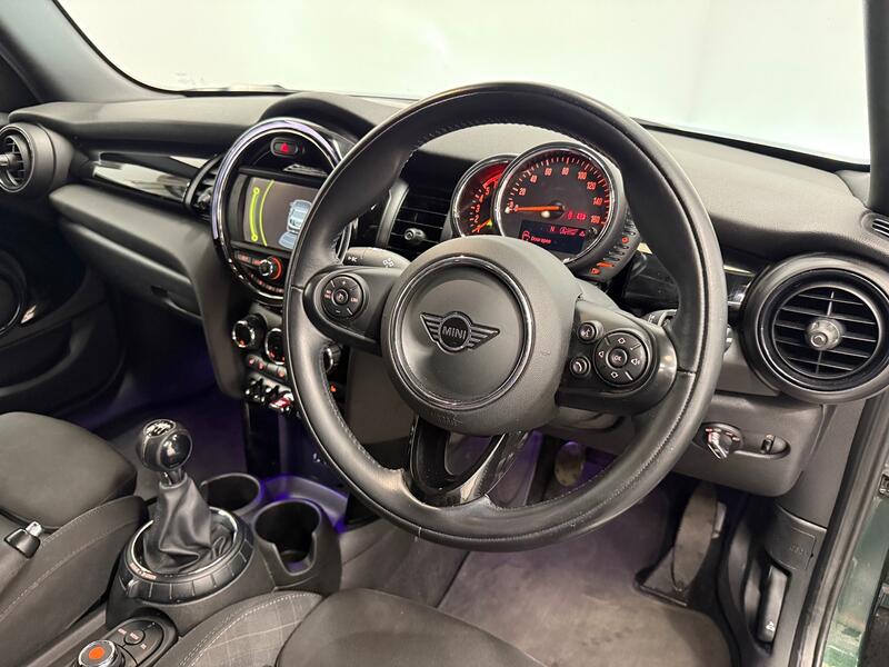 MINI HATCH