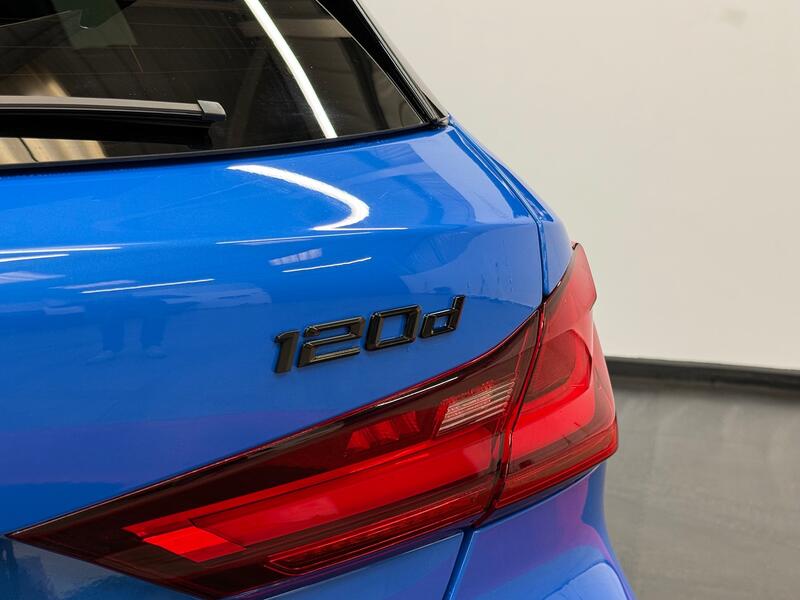 BMW 1 SERIES