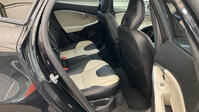 VOLVO V40 CROSS COUNTRY