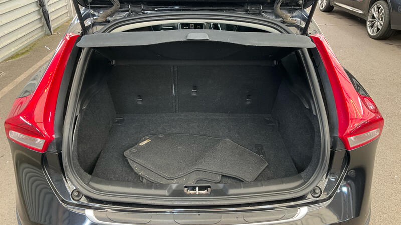 VOLVO V40 CROSS COUNTRY