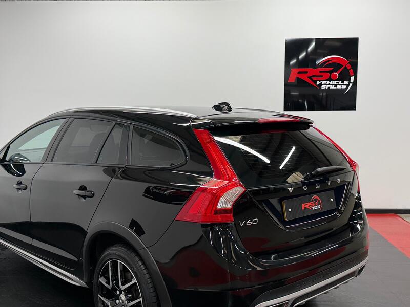 VOLVO V60 CROSS COUNTRY
