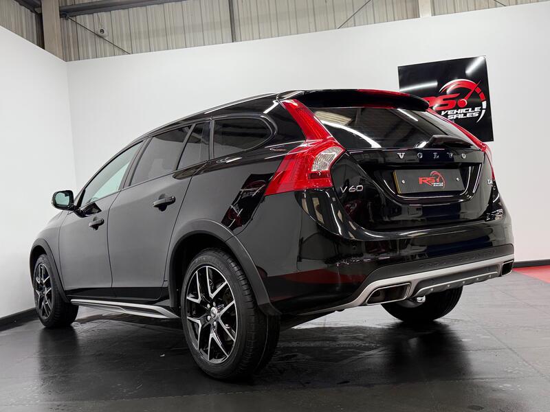 VOLVO V60 CROSS COUNTRY