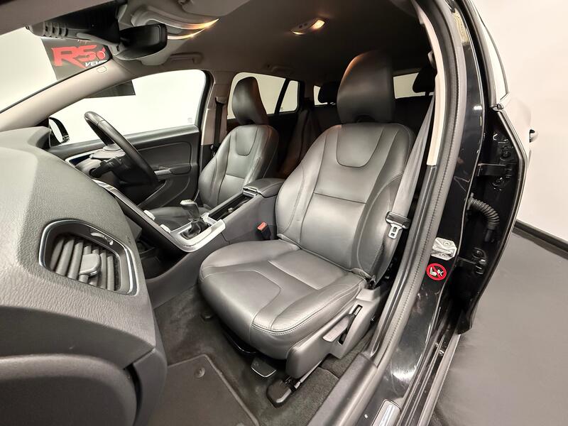 VOLVO V60 CROSS COUNTRY