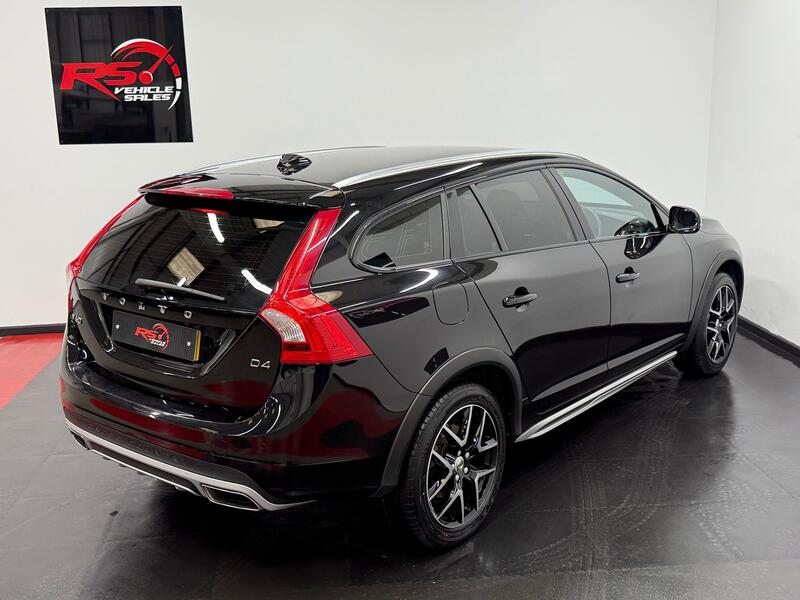 VOLVO V60 CROSS COUNTRY