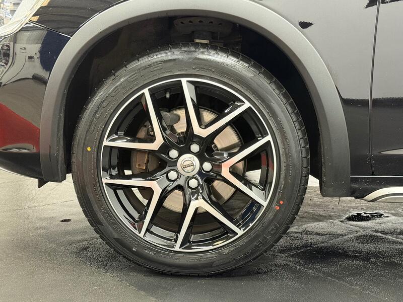 VOLVO V60 CROSS COUNTRY