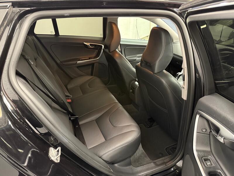 VOLVO V60 CROSS COUNTRY