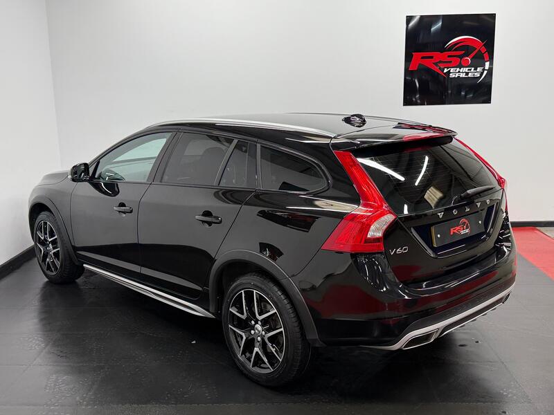 VOLVO V60 CROSS COUNTRY