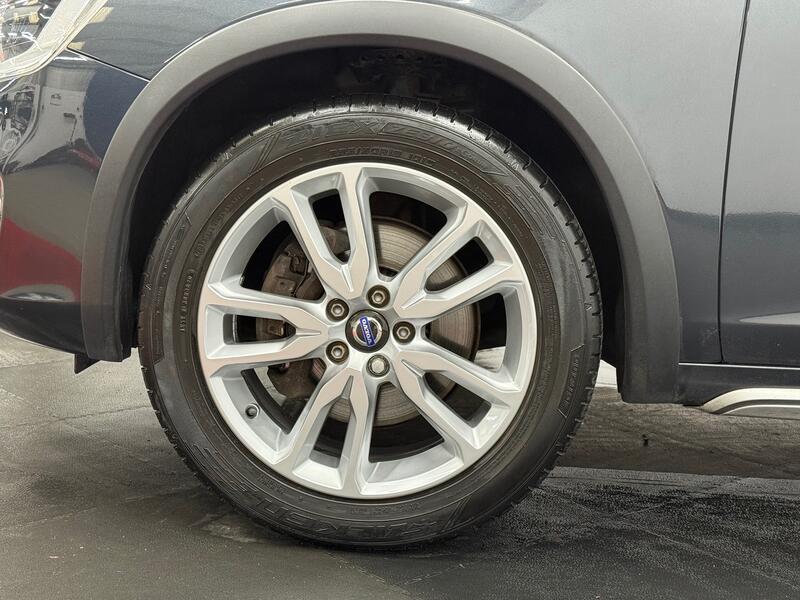 VOLVO V60 CROSS COUNTRY
