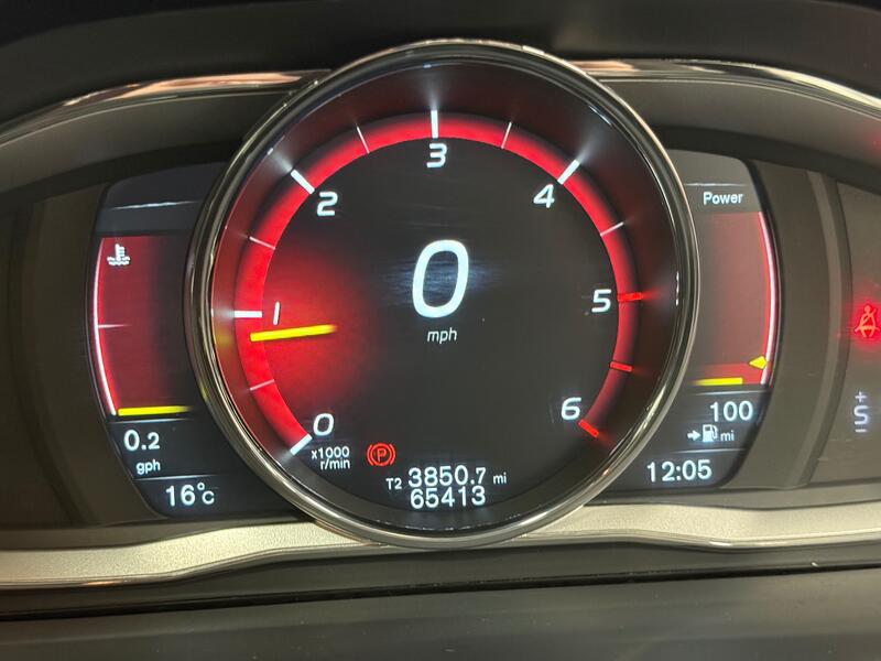 VOLVO V60 CROSS COUNTRY