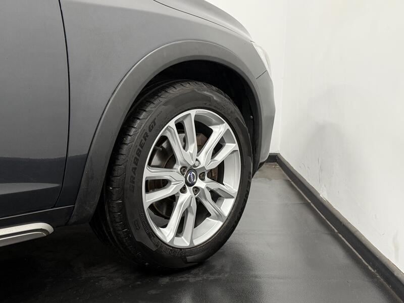 VOLVO V60 CROSS COUNTRY