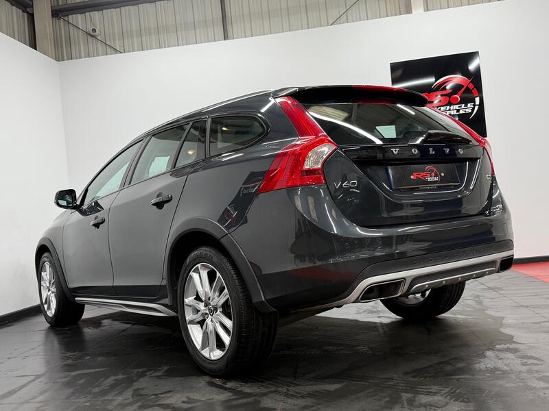 VOLVO V60 CROSS COUNTRY