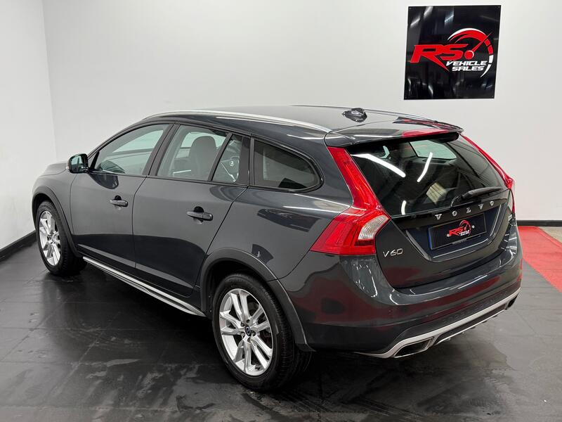 VOLVO V60 CROSS COUNTRY