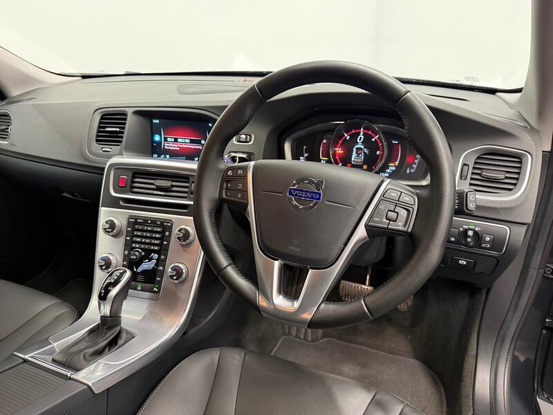 VOLVO V60 CROSS COUNTRY