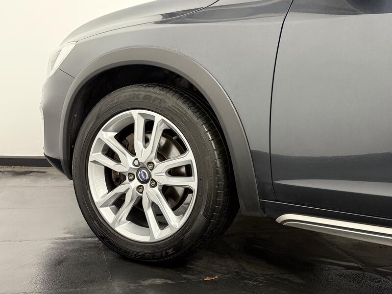 VOLVO V60 CROSS COUNTRY