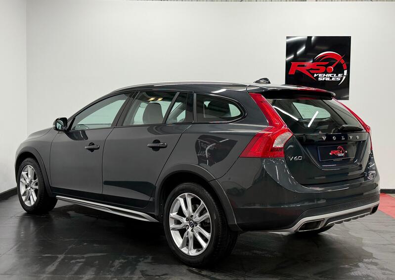 VOLVO V60 CROSS COUNTRY