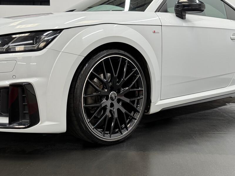 AUDI TT
