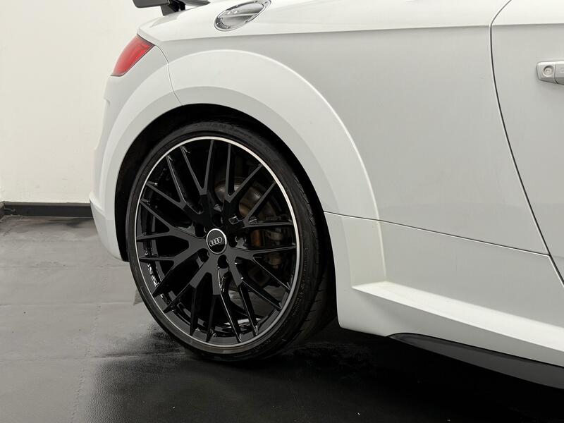 AUDI TT