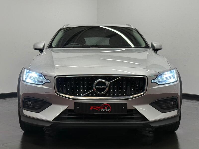 VOLVO V60 CROSS COUNTRY