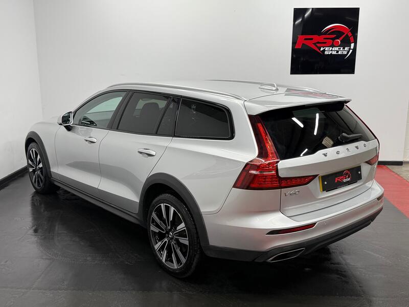 VOLVO V60 CROSS COUNTRY