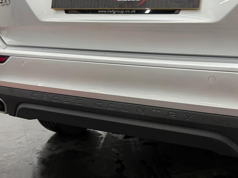 VOLVO V60 CROSS COUNTRY