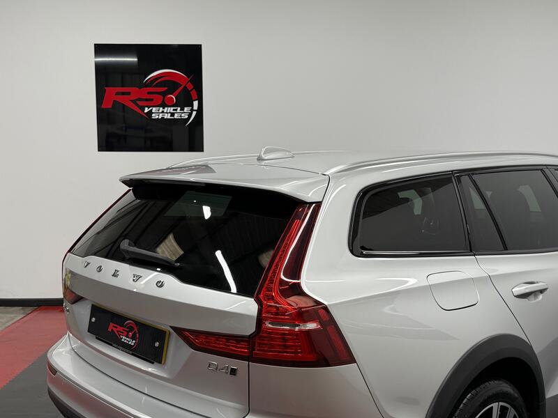 VOLVO V60 CROSS COUNTRY