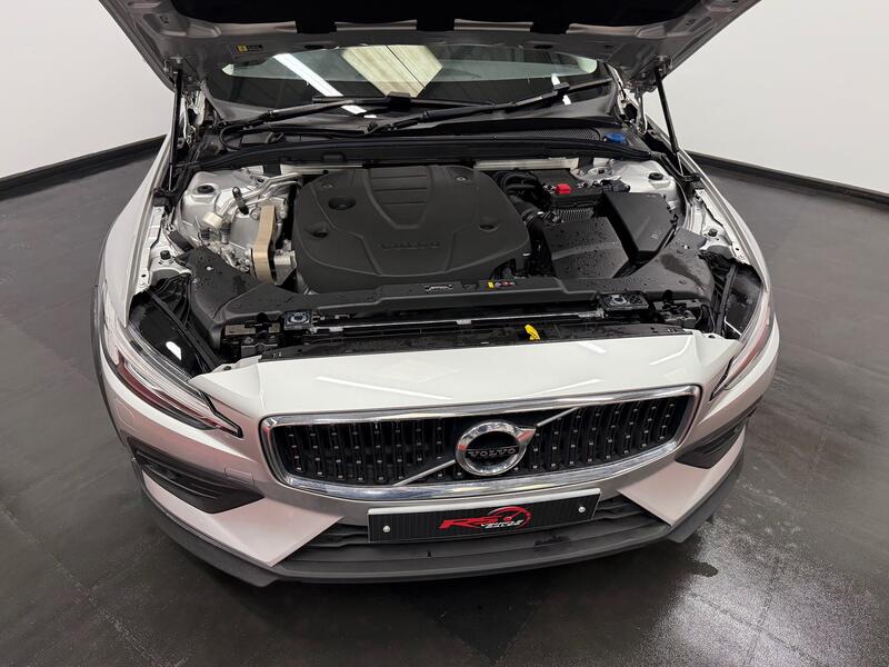 VOLVO V60 CROSS COUNTRY