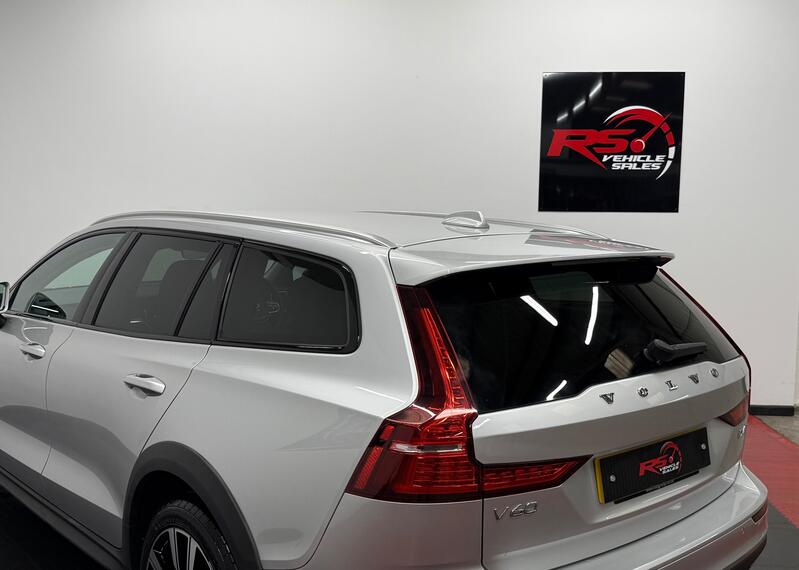 VOLVO V60 CROSS COUNTRY