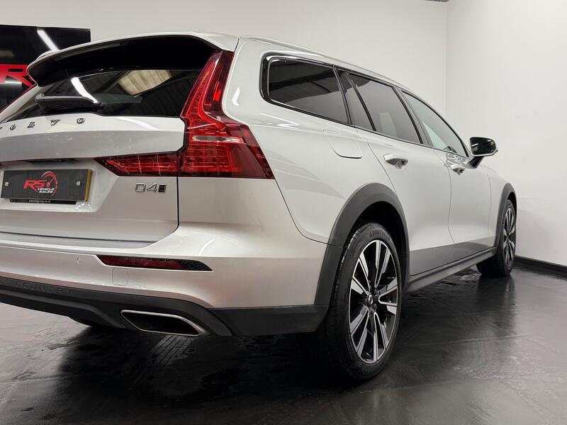 VOLVO V60 CROSS COUNTRY