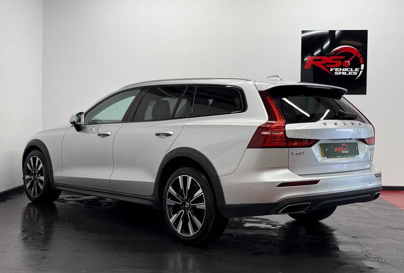 VOLVO V60 CROSS COUNTRY