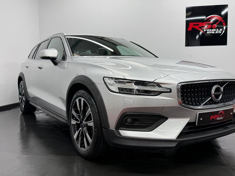 VOLVO V60 CROSS COUNTRY