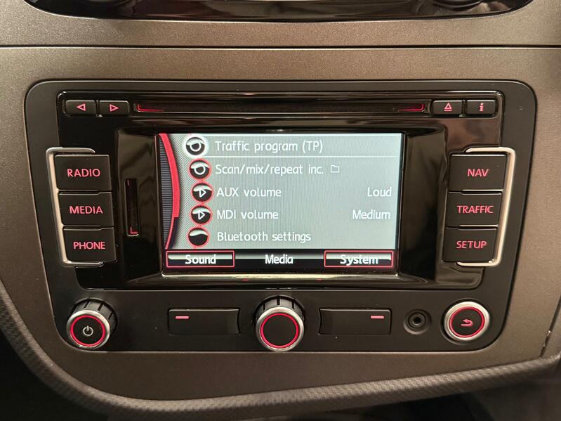 SEAT LEON
