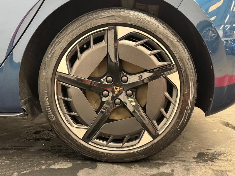 CUPRA BORN