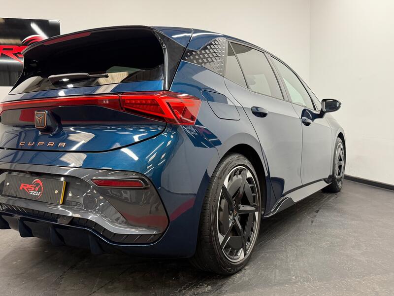CUPRA BORN