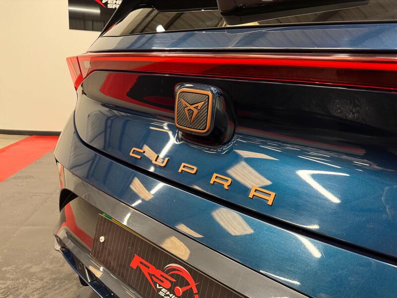 CUPRA BORN
