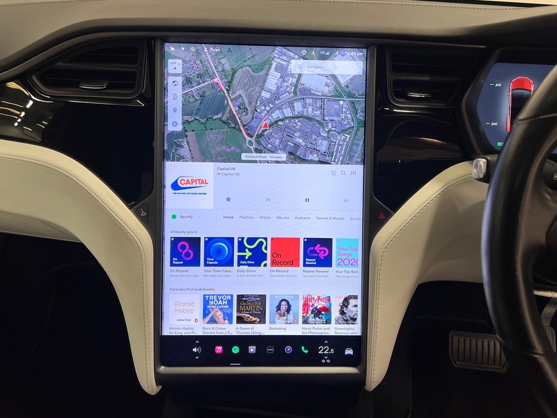 TESLA MODEL X