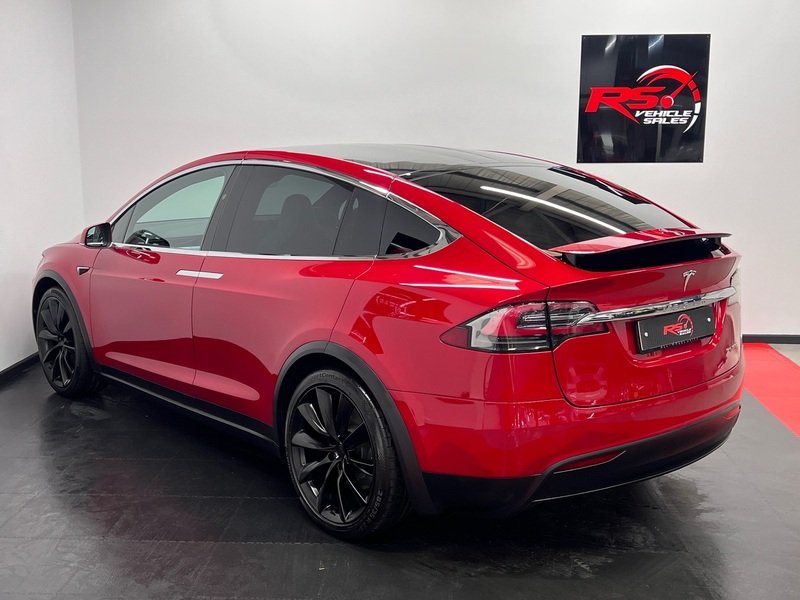 TESLA MODEL X