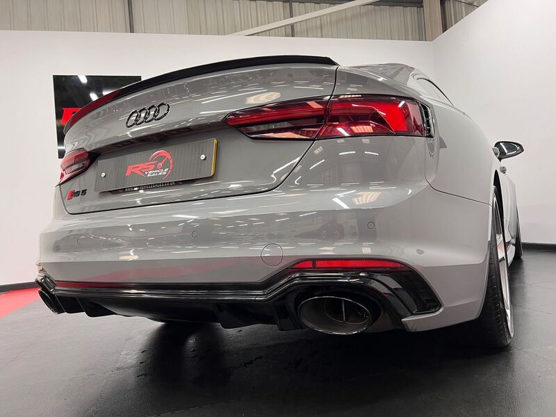 AUDI RS5