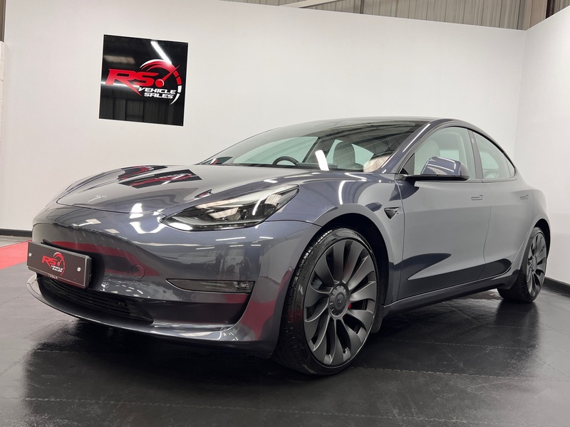 TESLA MODEL 3