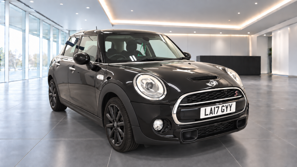 2017 MINI HATCH